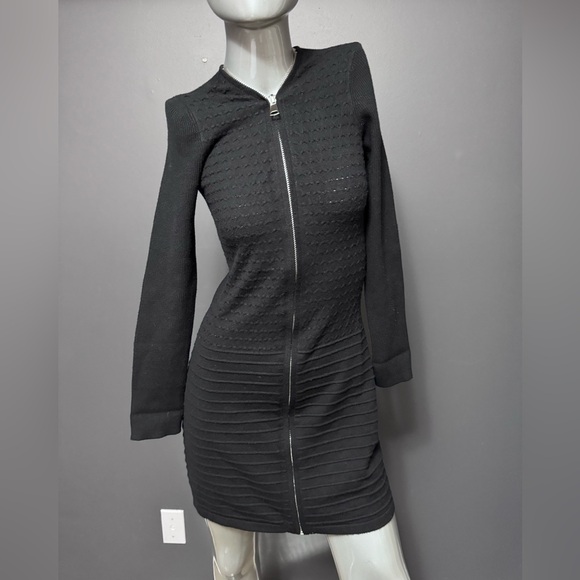 Point Zero Knit Zip-Dress - Picture 3 of 6